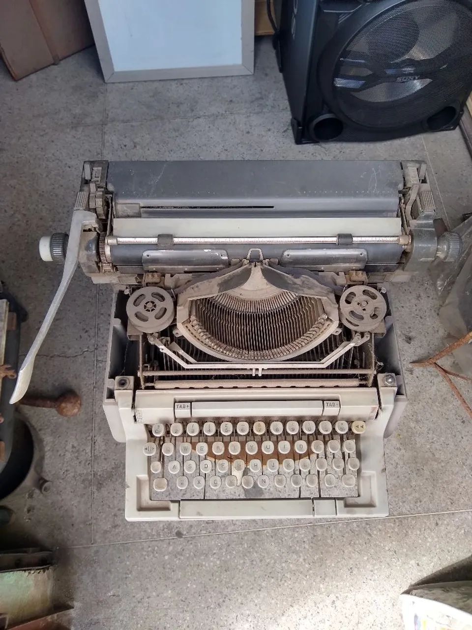 Máquina de Escrever Olivetti Linea 98  Antigus - Foto 2