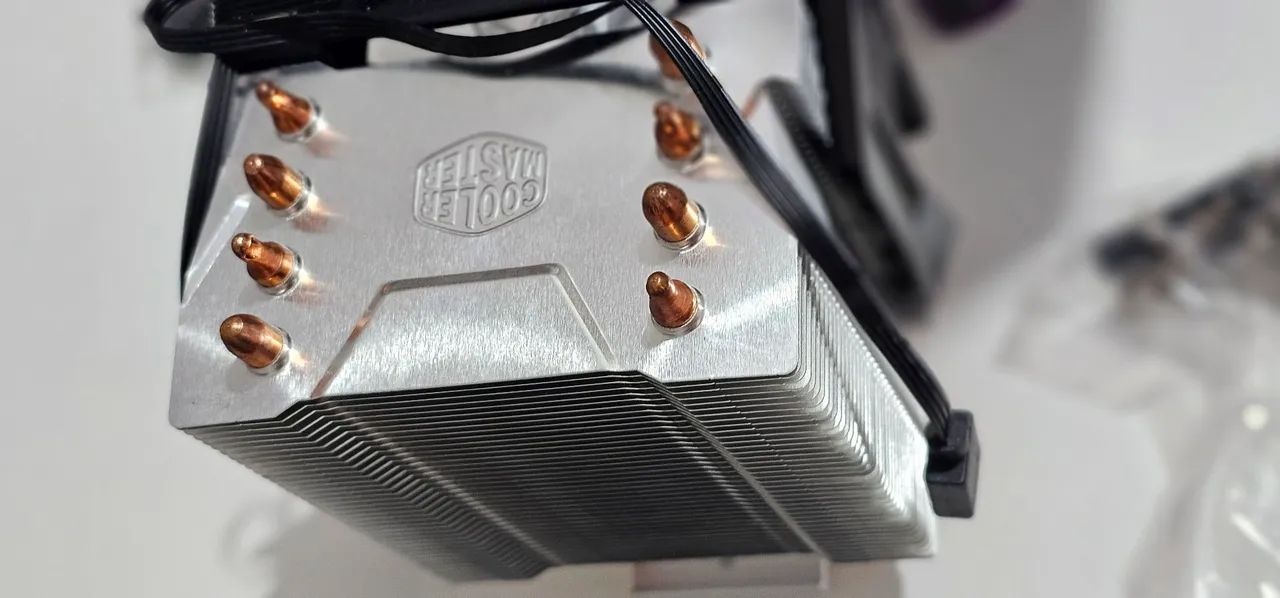 Cooler Master Hyper H410R RGB - Cooler para Processador Intel e AMD - Foto 3