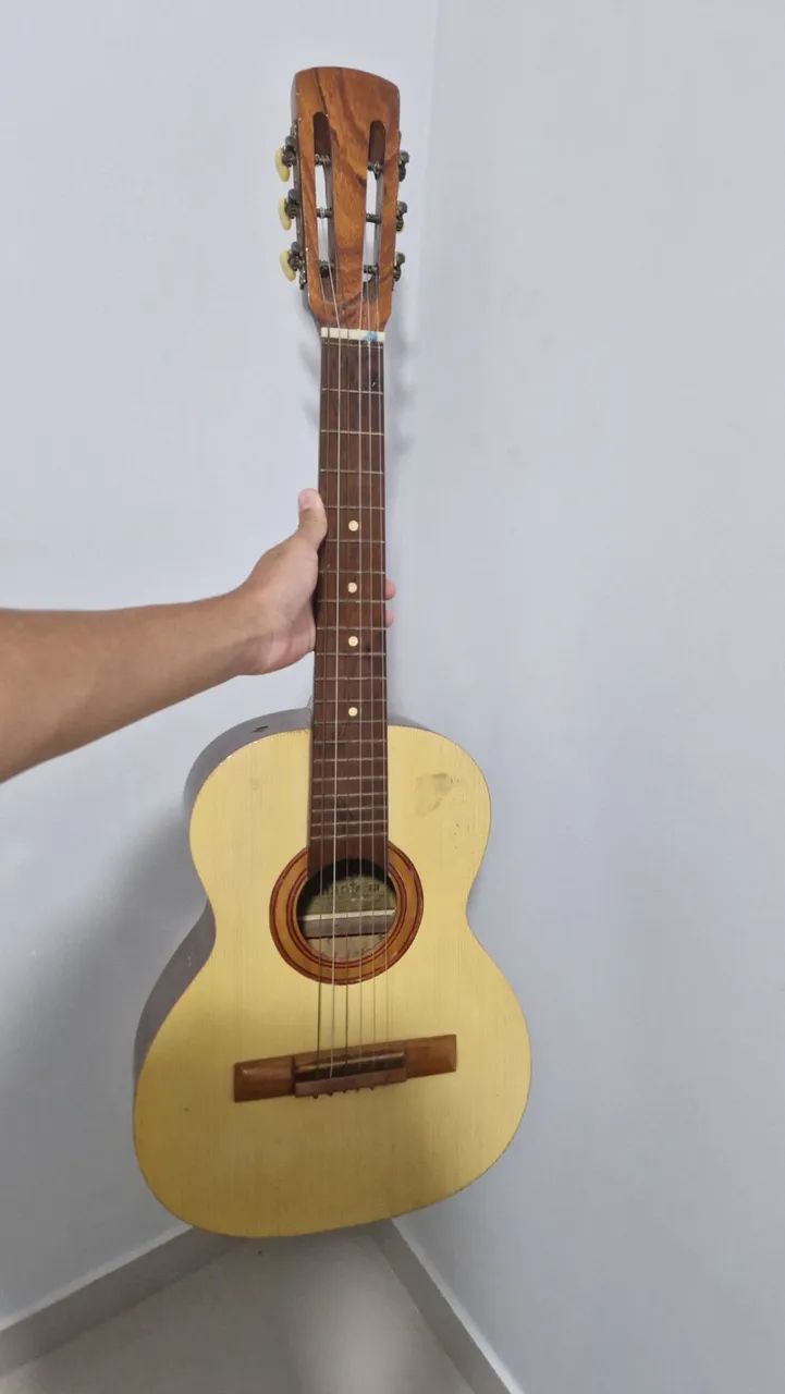 Violão em perfeito estado