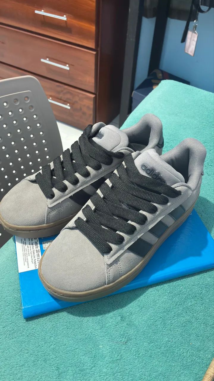 Tênis adidas alpha 