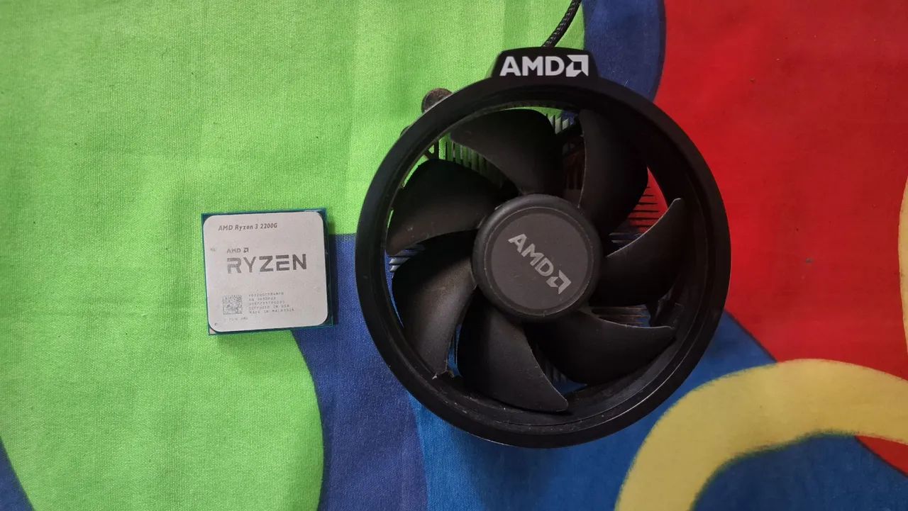 Cooler e processador Ryzen 3 2200g