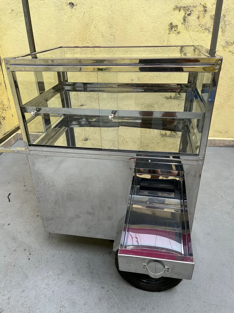 Carrinho com vitrine e toldo - Foto 4