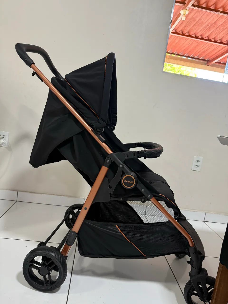 Vendo carrinho de bebê e bebê conforto. - Foto 2