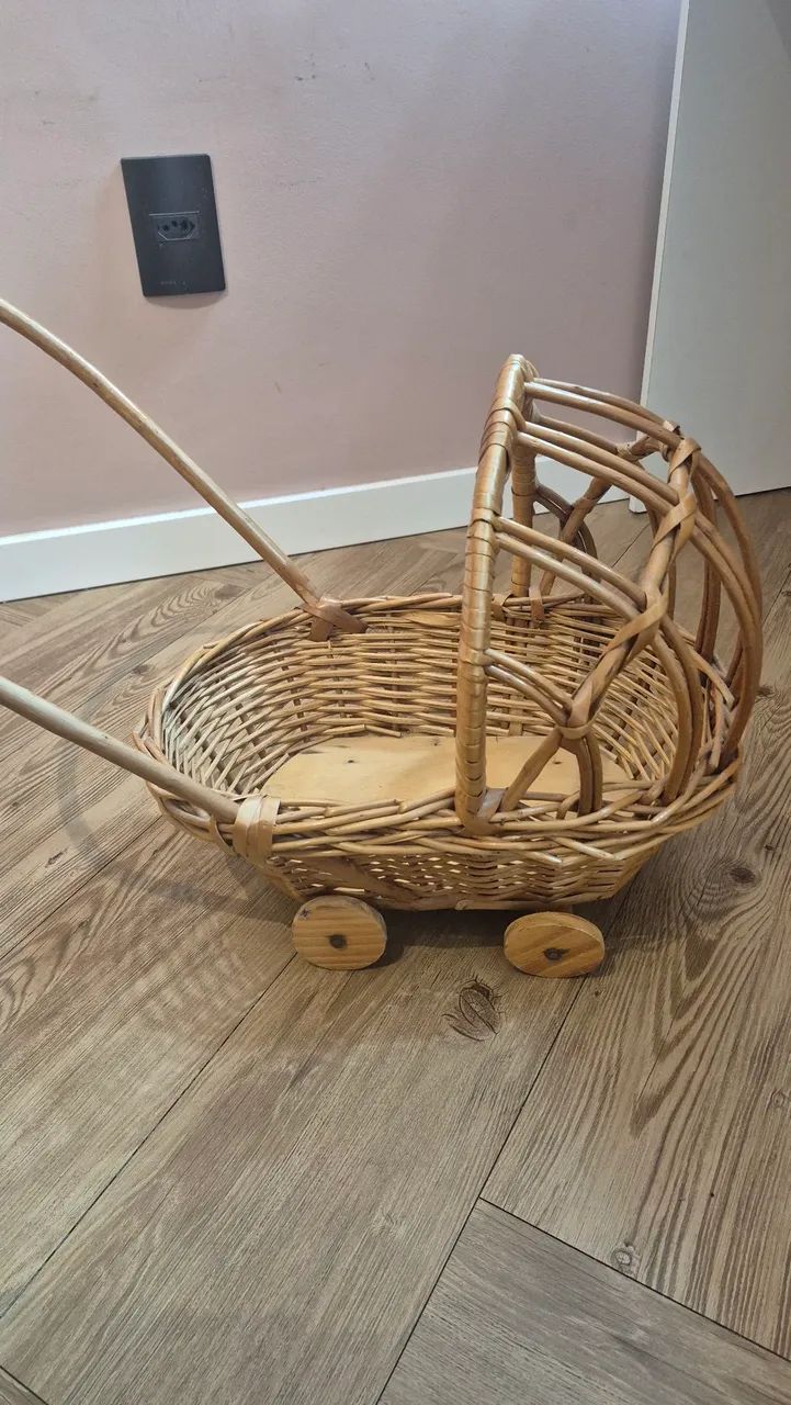 Bercinho de brinquedo de vime - Foto 2