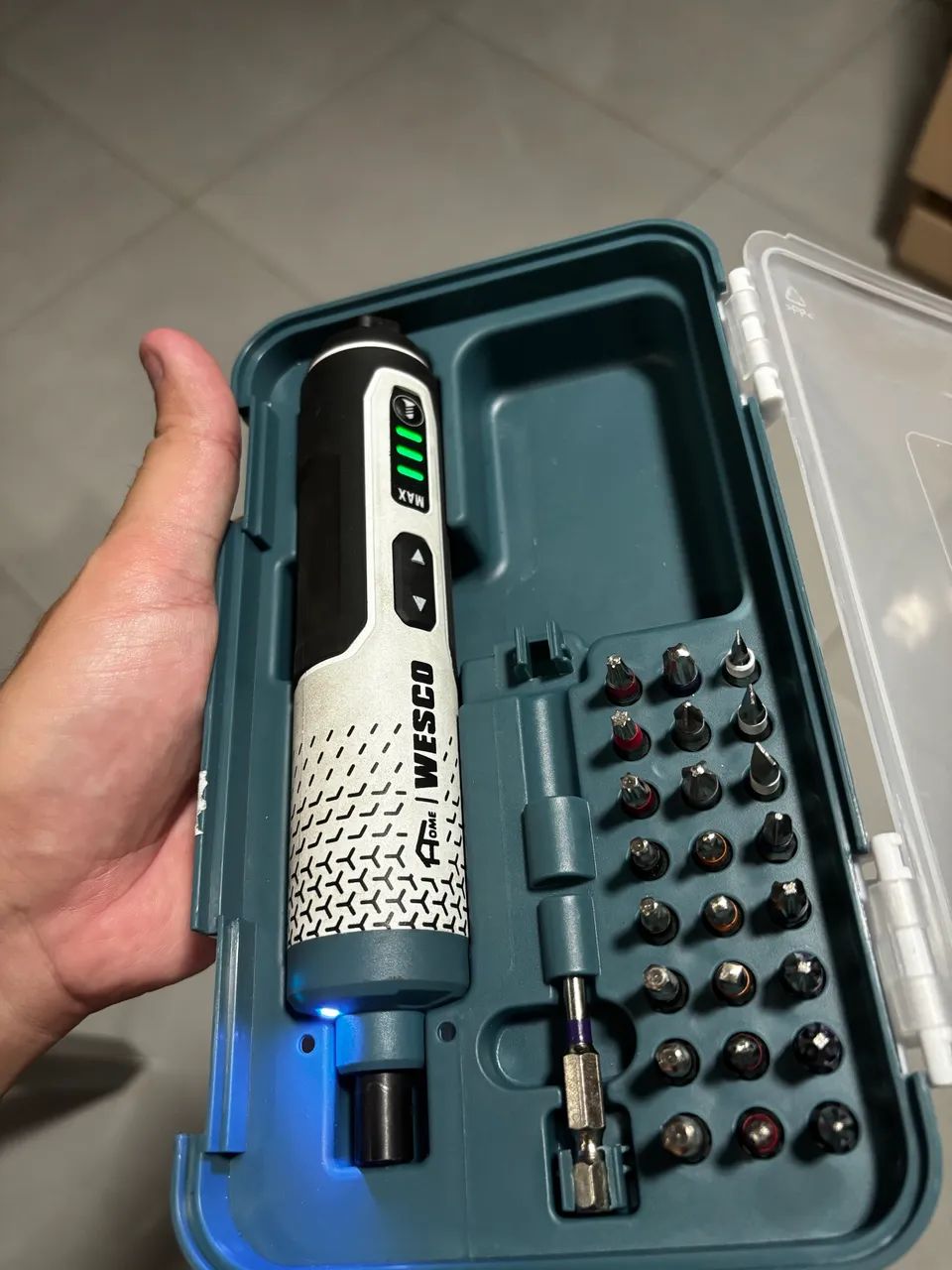 Parafusadeira A Bateria 3,6v C/ Estojo E 26 Acessórios Wesco - Foto 2