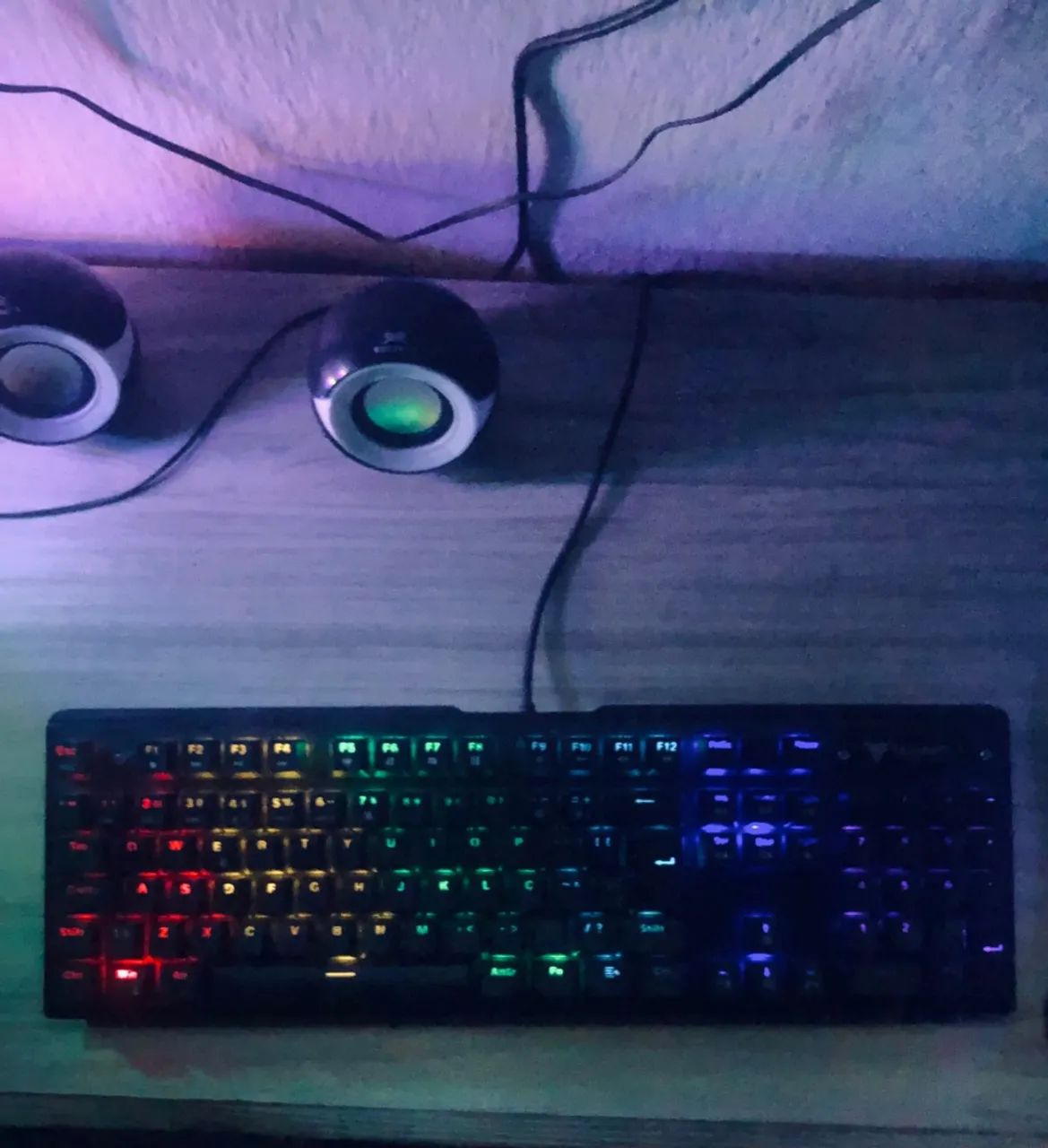 TECLADO MECÂNICO TEAM WOLF | ALTA PERFORMANCE, ESTILO E PRECISÃO PARA JOGOS E TRABALHO!