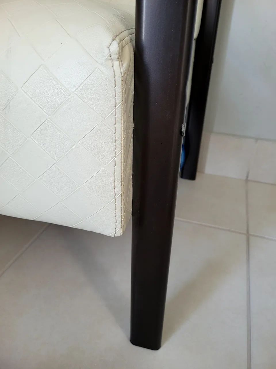 Cadeira branca para sala/ área externa - Foto 4