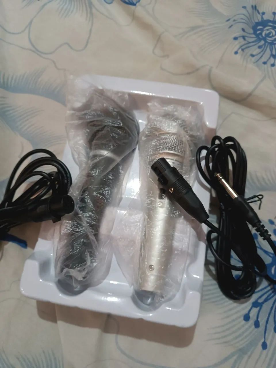 Kit 2 Microfones Tomate com Fio P10 NUNCA USADO - Foto 3