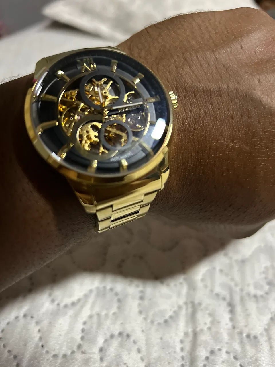 Relógio thecnos dourado 