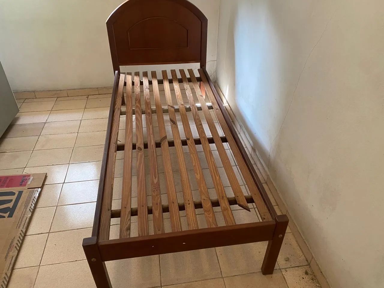 Cama solteiro madeira 