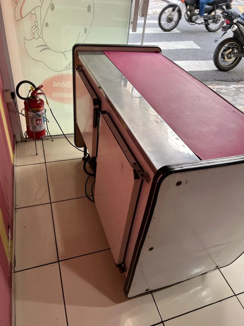 Expositor refrigerado 220V para bebidas ? - Foto 3