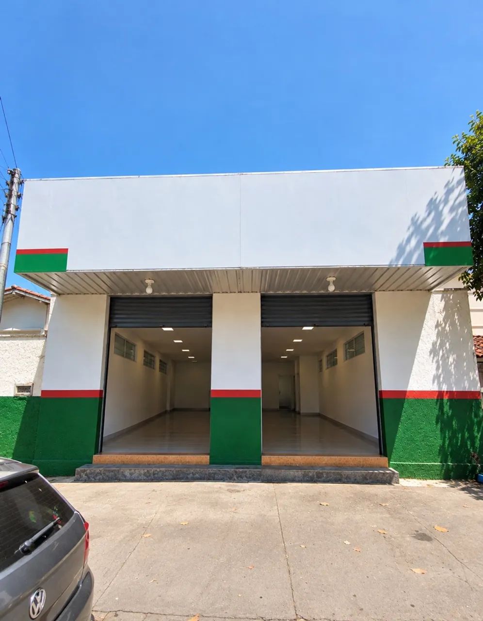 Aluga-se Salão Comercial . Disponível a partir de janeiro de 2027.