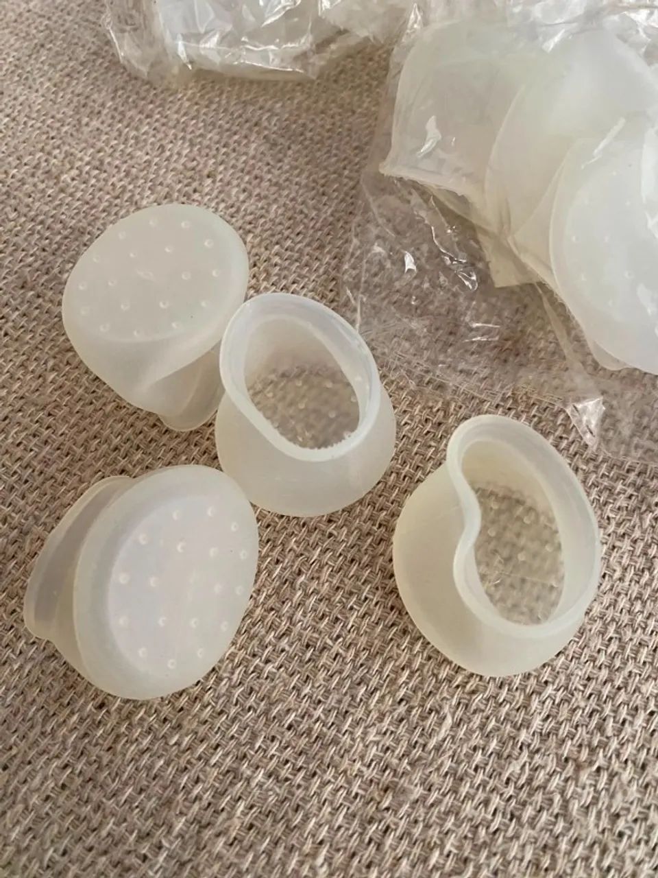 Kit 16 Protetores de Silicone para Pés de Cadeira e Mesa