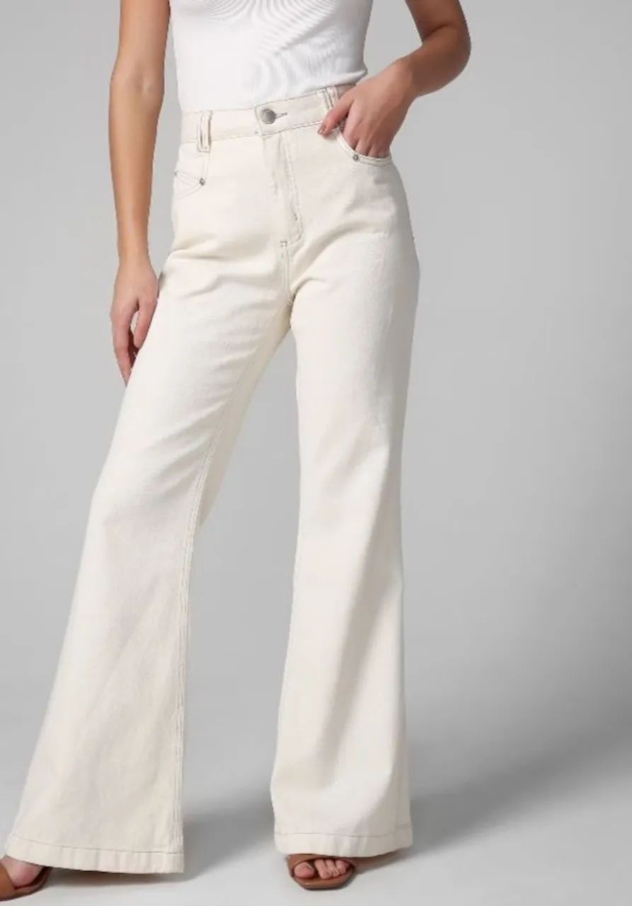 Calça flaire off white