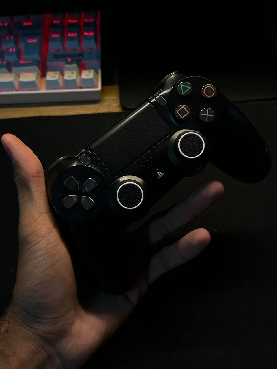Controle PS4 DualShock 4 Original Preto - Foto 3