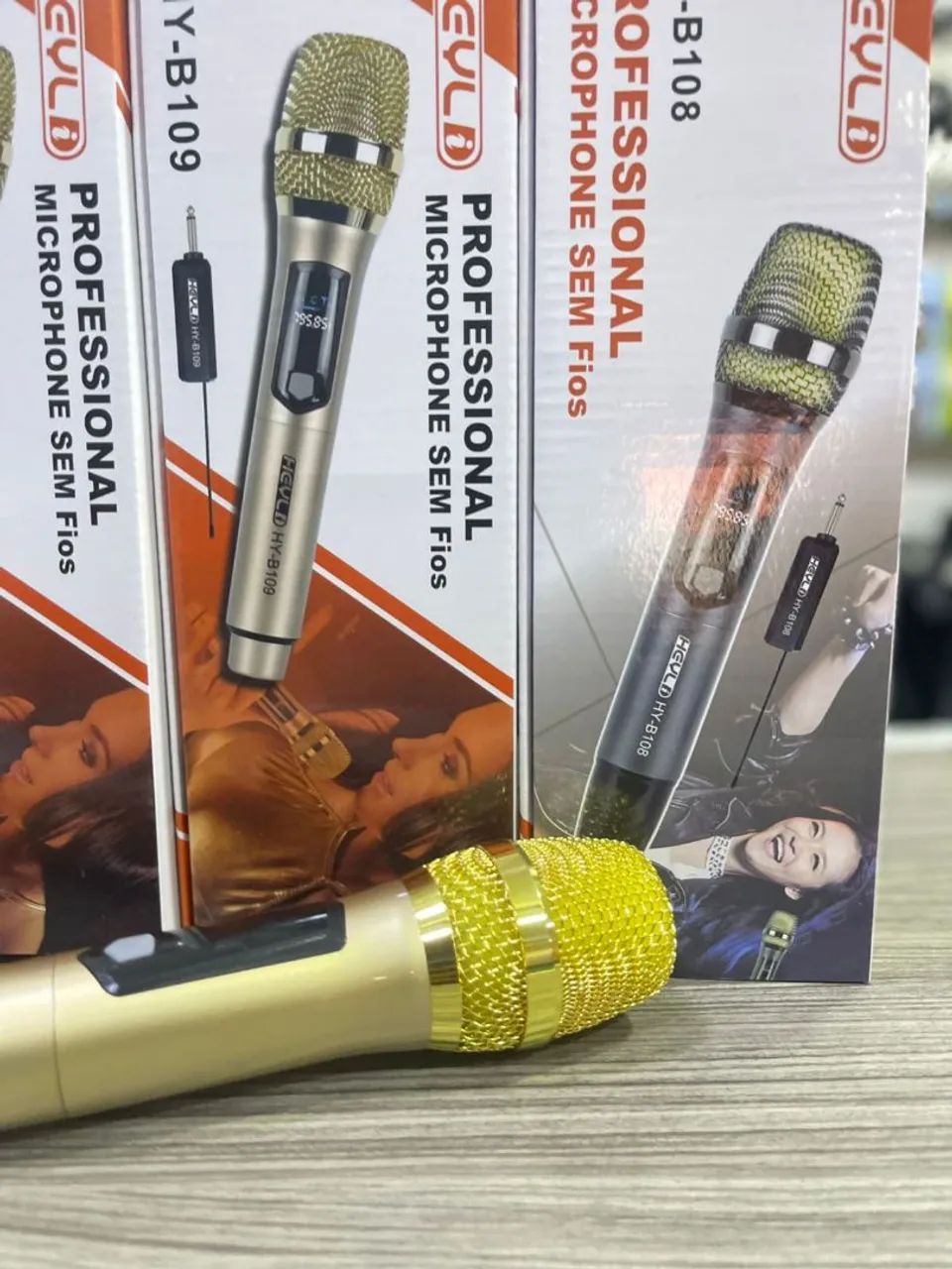 Microfone profissional sem fio dourado ou preto  - Foto 3