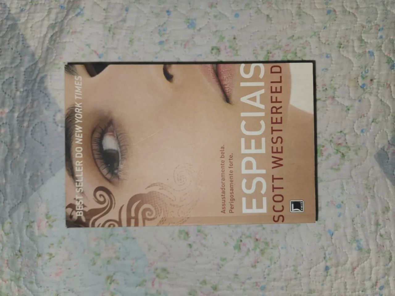 Coleção livros Feios - Scott Westerfeld - Foto 5