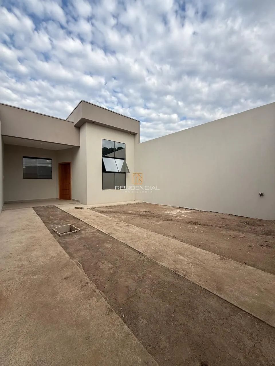 CASA MODERNA NO PADRE EUSTAQUIO 03 QUARTOS E 2 VAGAS