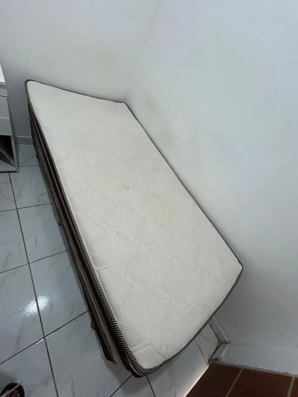 CAMA BOX DE SOLTEIRO