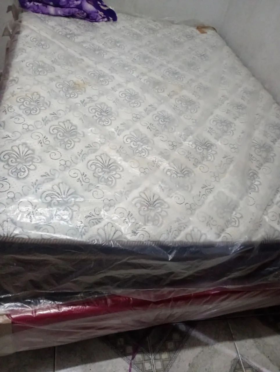 Cama de casal com base