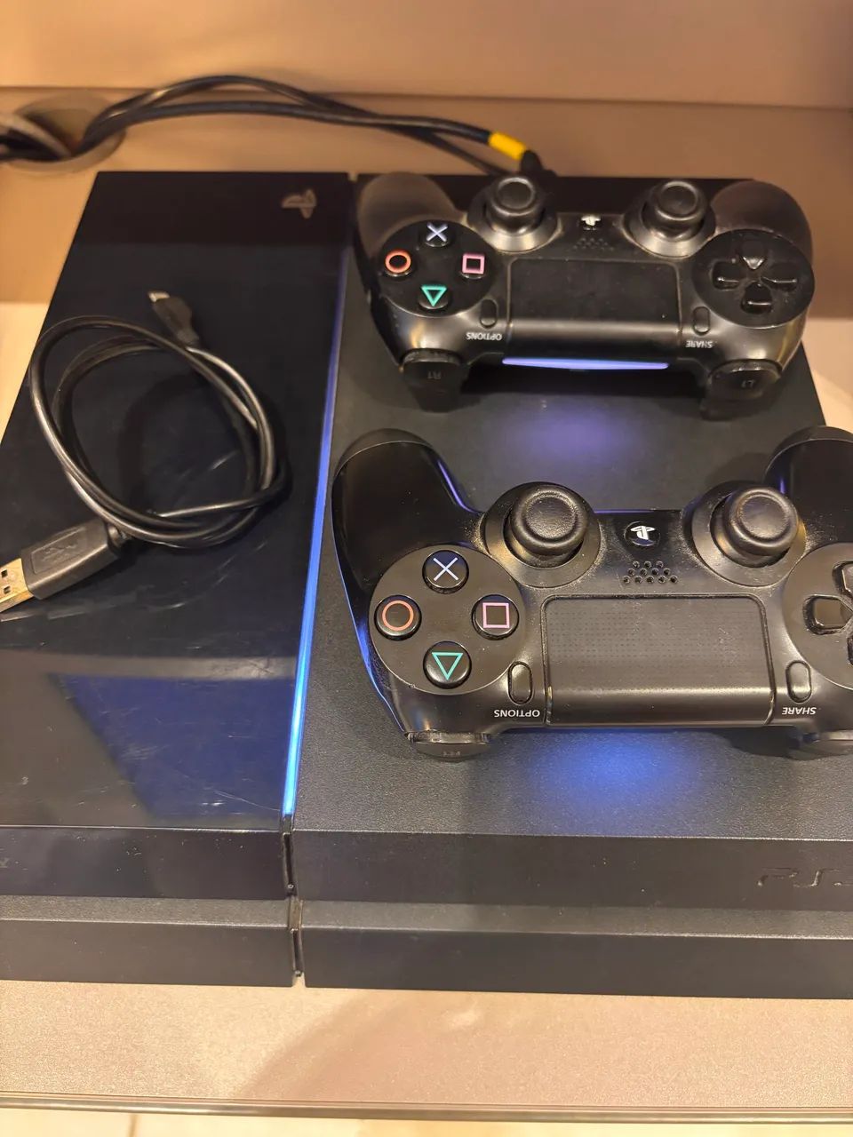 PS4 FAT 500gb com 2 controles - Foto 2