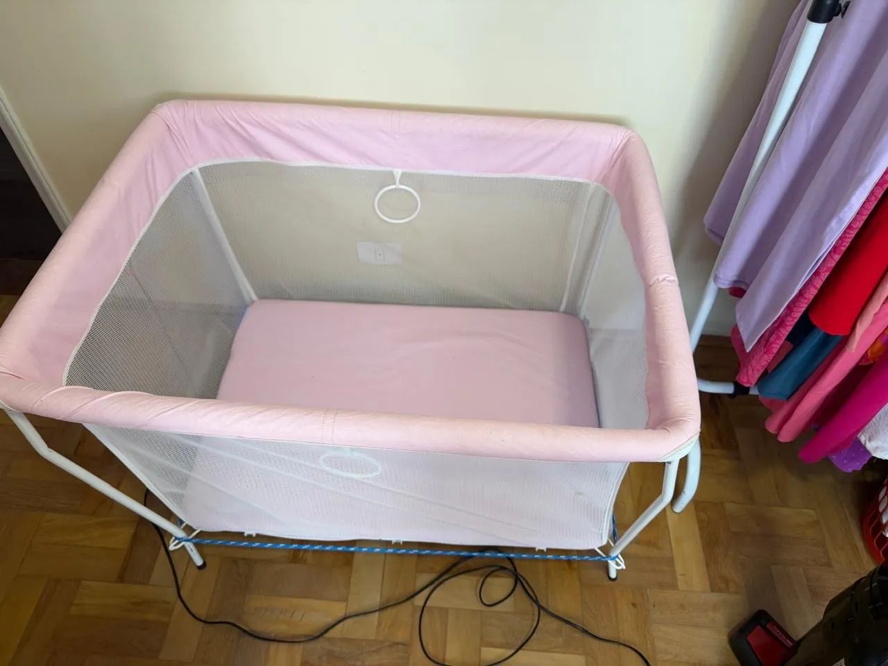 Mini berço com colchão rosa infantil 