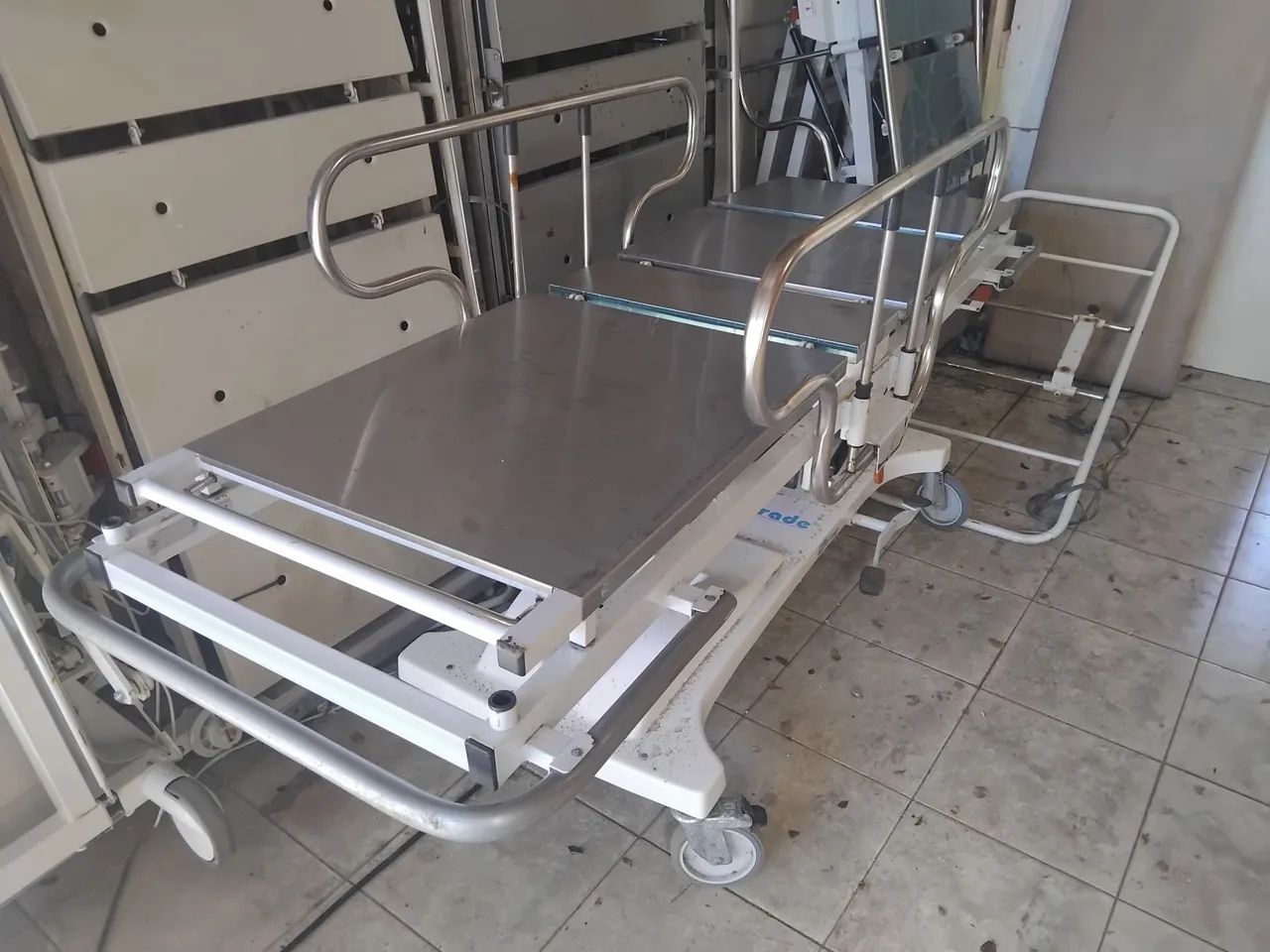 Maca hospitalar inoxidável para procedimentos  - Foto 2