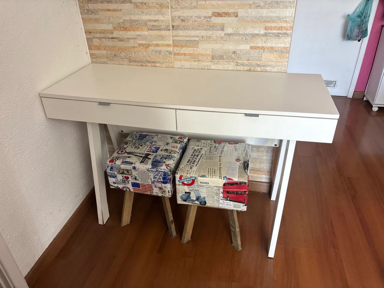 Mesa para jantar ou estudos 