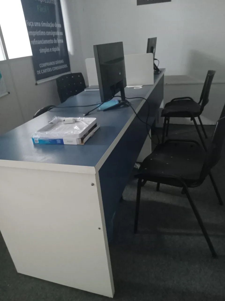 Mesa para escritório / Atendimento duplo