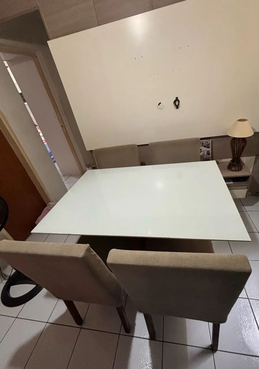 Mesa tampa de vidro e 4 cadeiras - Foto 2