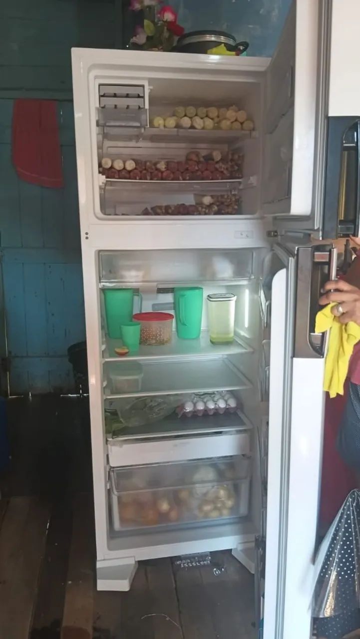 Vendo geladeira Consul baratinho - Foto 3