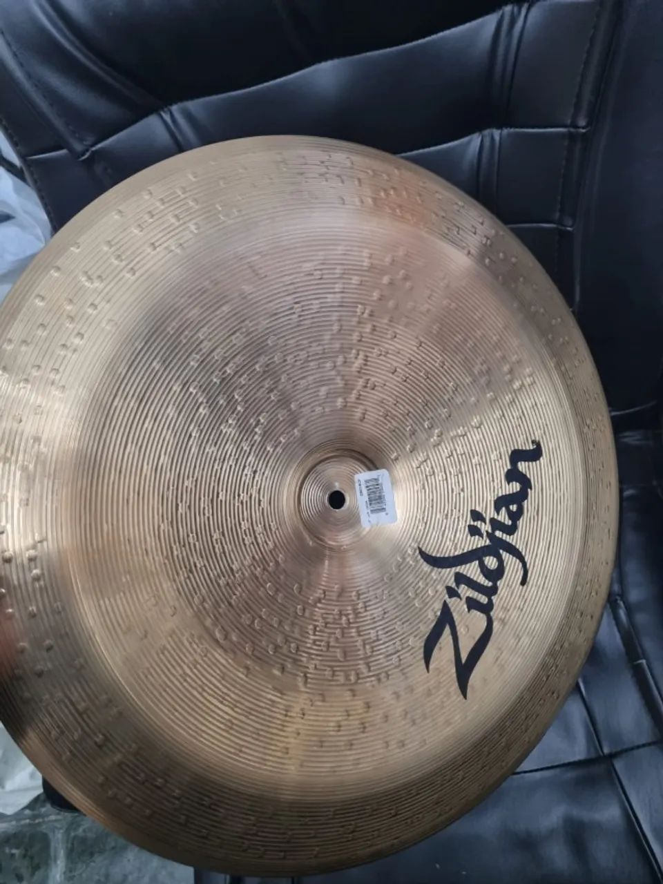 PRATO CHINA ZILDJIAN ZHT 18 POLEGADAS POUCO USO - Foto 4