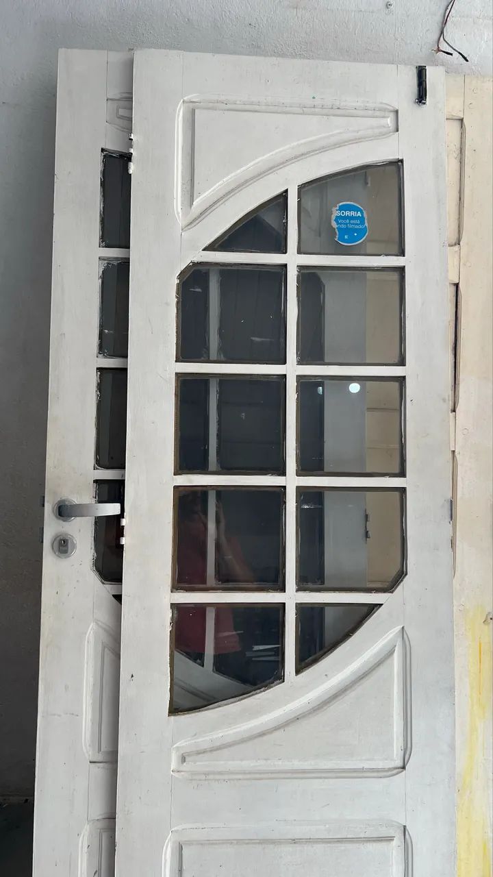Portas e janelas de madeira de lei