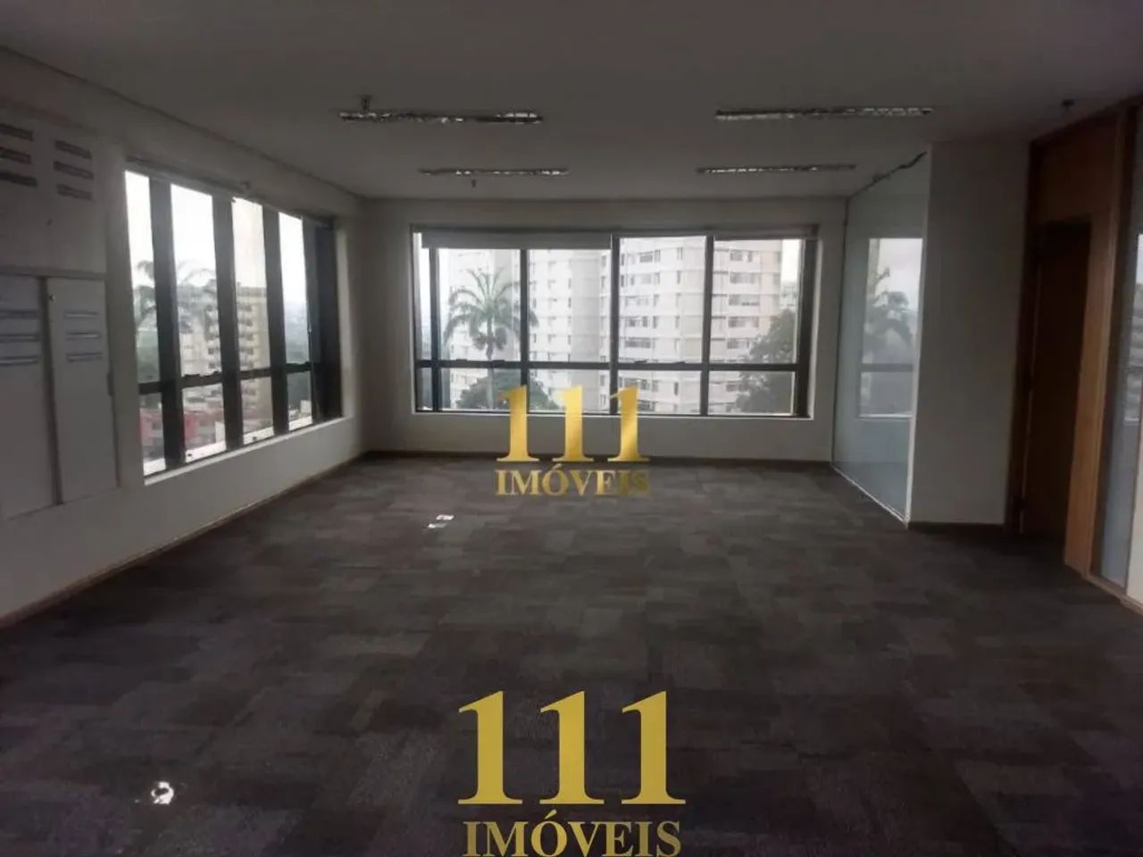 Sala comercial no Edifício Market Center/ São José dos Campos.