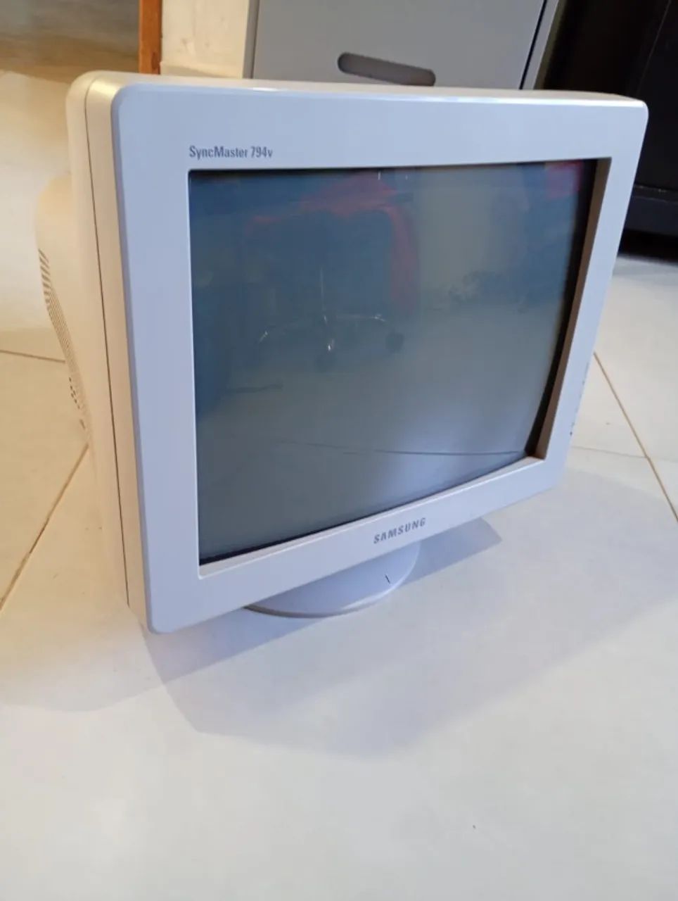 Monitor Samsung Syncmaster 794V - 17 polegadas CRT (pouco usado) - Foto 4