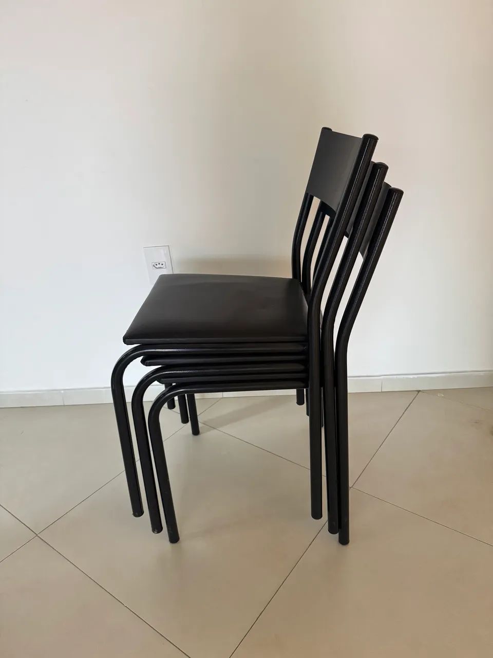 Cadeiras seminovas da marca TokStok - Foto 4