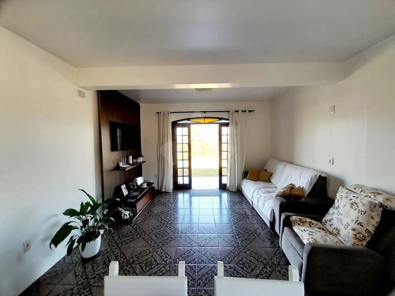 Casa térrea com dois apartamentos no bairro Ferraz em Garopaba/SC - Foto 4