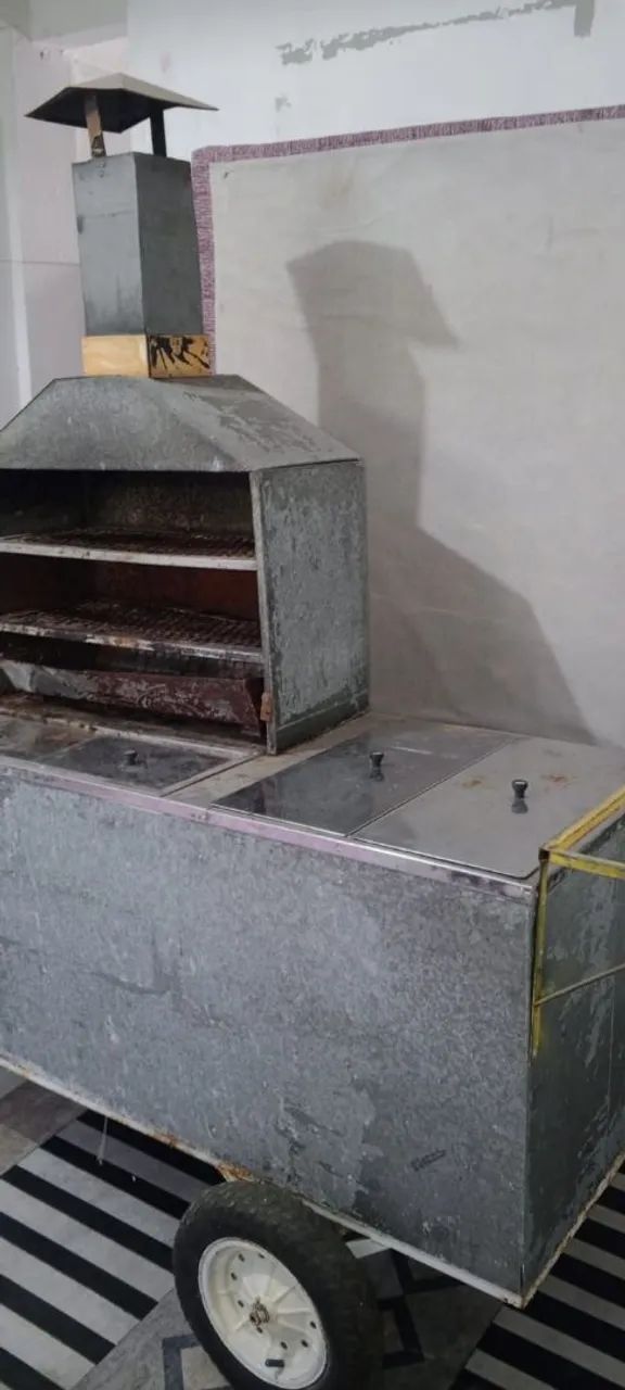 Vende-se carrinho de churrasco 