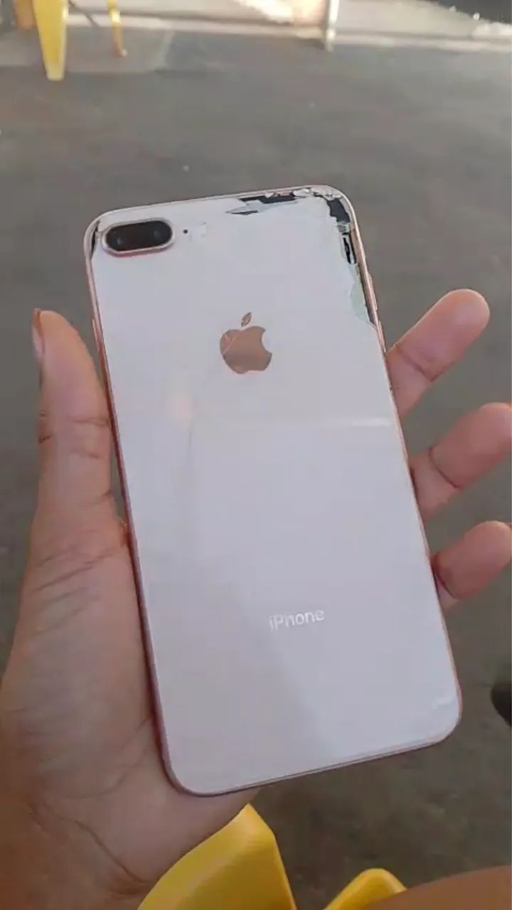 Vendo ou troco iphone 8 plus