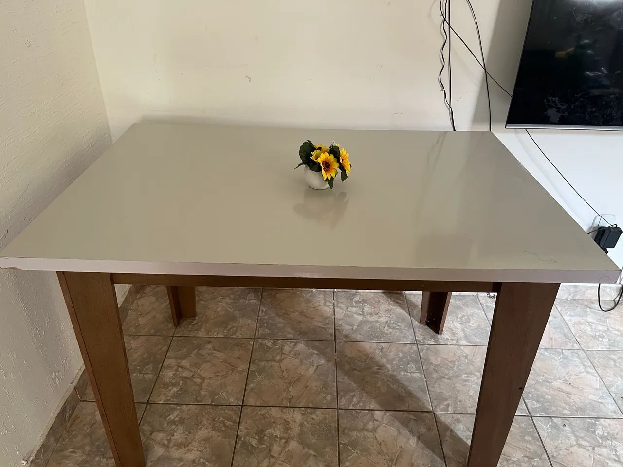 Mesa com 4 cadeiras  - Foto 2