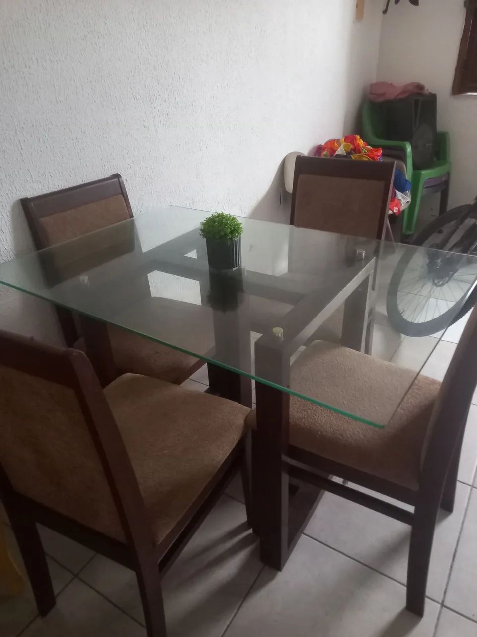 Mesa com cadeiras - Foto 2