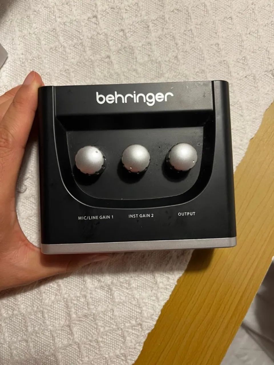Interface Behringer UM2 (Praticamente Nova) - Ideal para Home Studio e Podcast - Foto 2