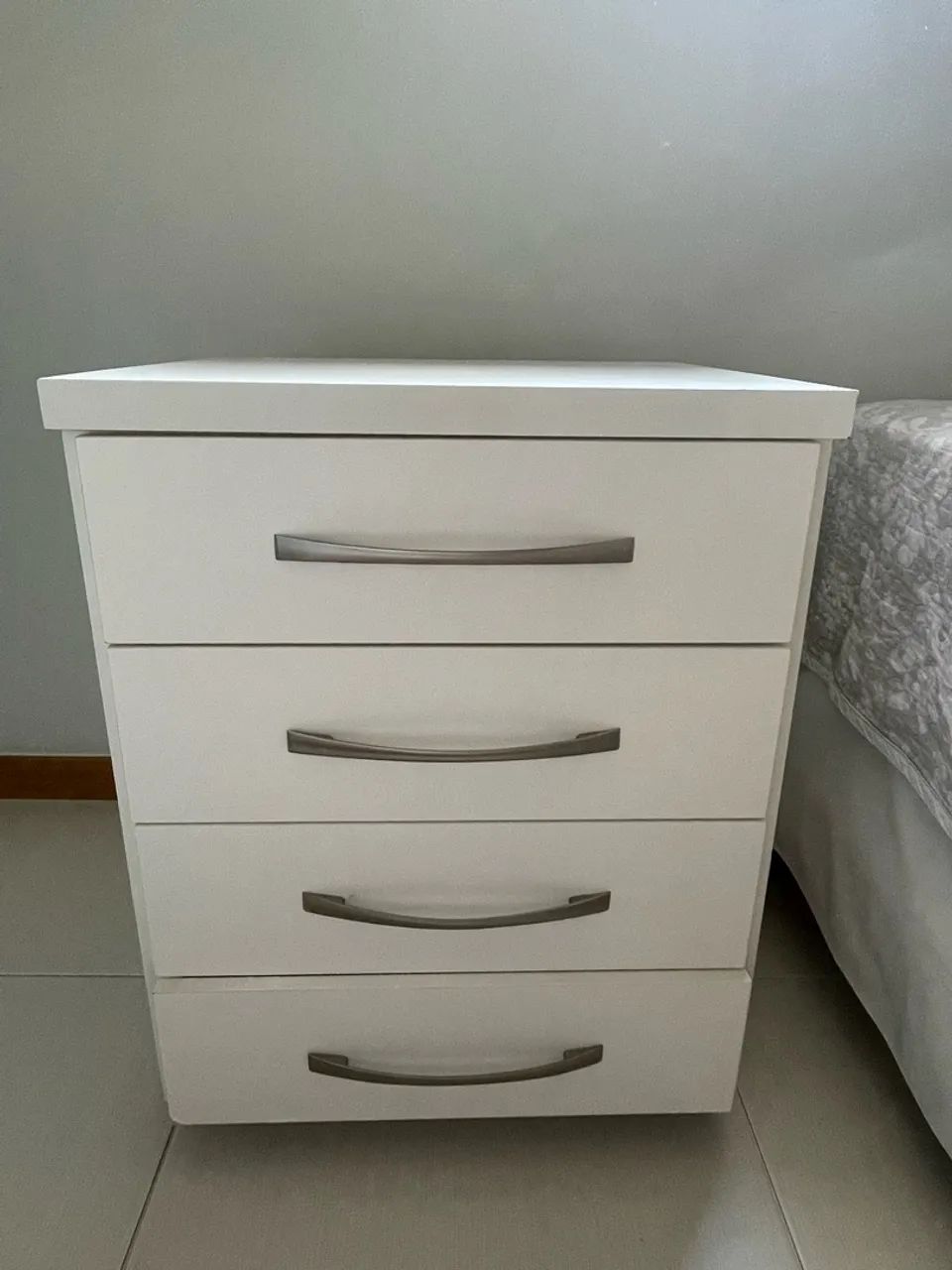 Criado de cabeceira branco