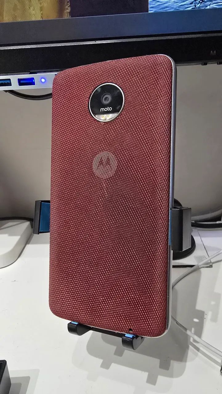 Moto Z Play + Capinha Vermelha - Foto 4
