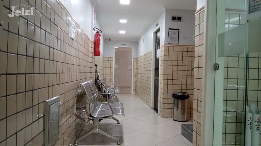 Sala comercial no 1 andar com 23,36 m2, em prédio comercial, Centro