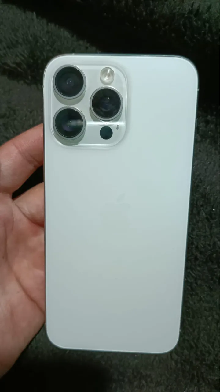 iPhone 15 Plus 128GB Branco - Celulares e Smartphones