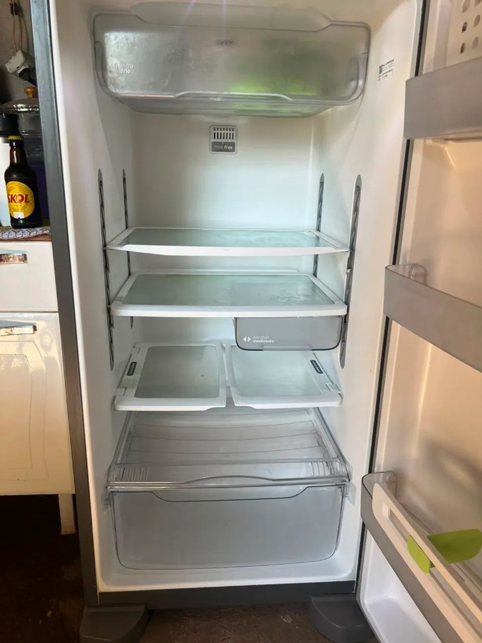 Vende-se geladeira e sofá - Foto 5
