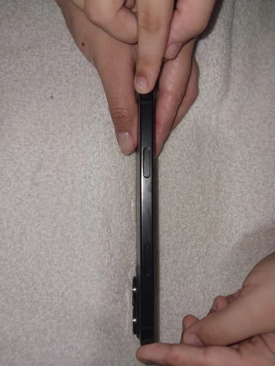iPhone 16 pro Max na caixa perfeito estado em uso  - Foto 2
