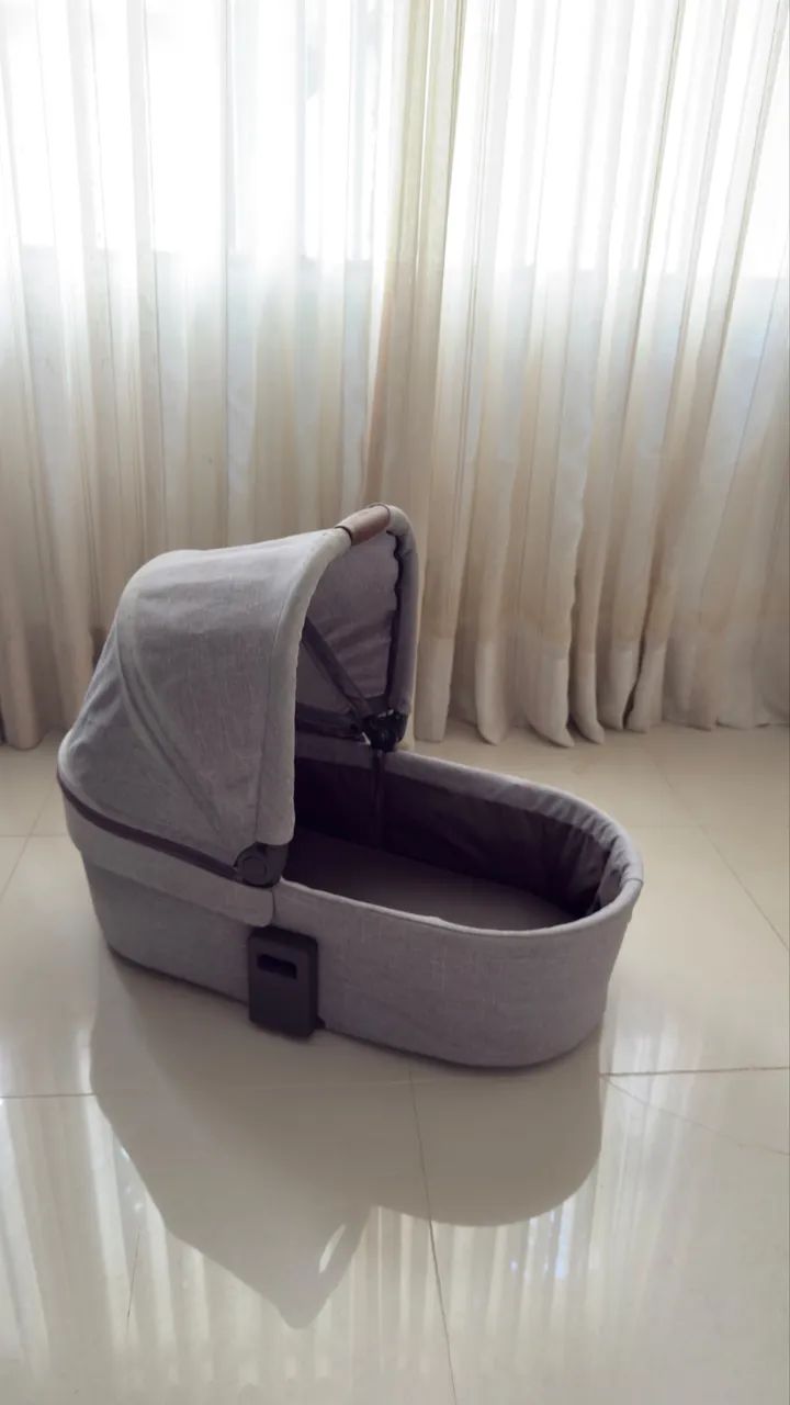 Vendo Carrinho de bebê com Moisés e bebê conforto  - Foto 4