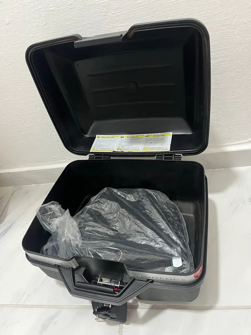 Baú Givi 27L + Bagageiro aço maciço  - Foto 3